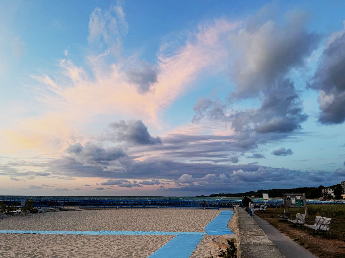 clouds-in-charlevoix-at-sunset-edit_web